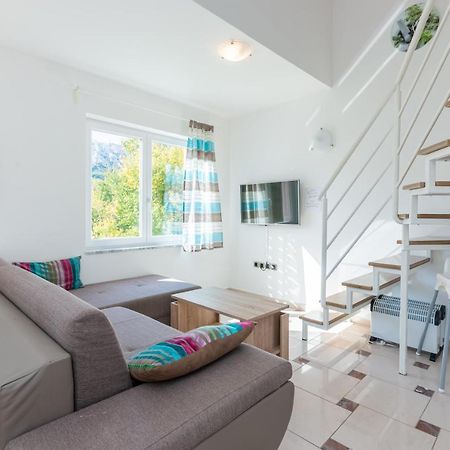 Beautiful Apartment Lovorka 6 , Baska, Krk المظهر الخارجي الصورة