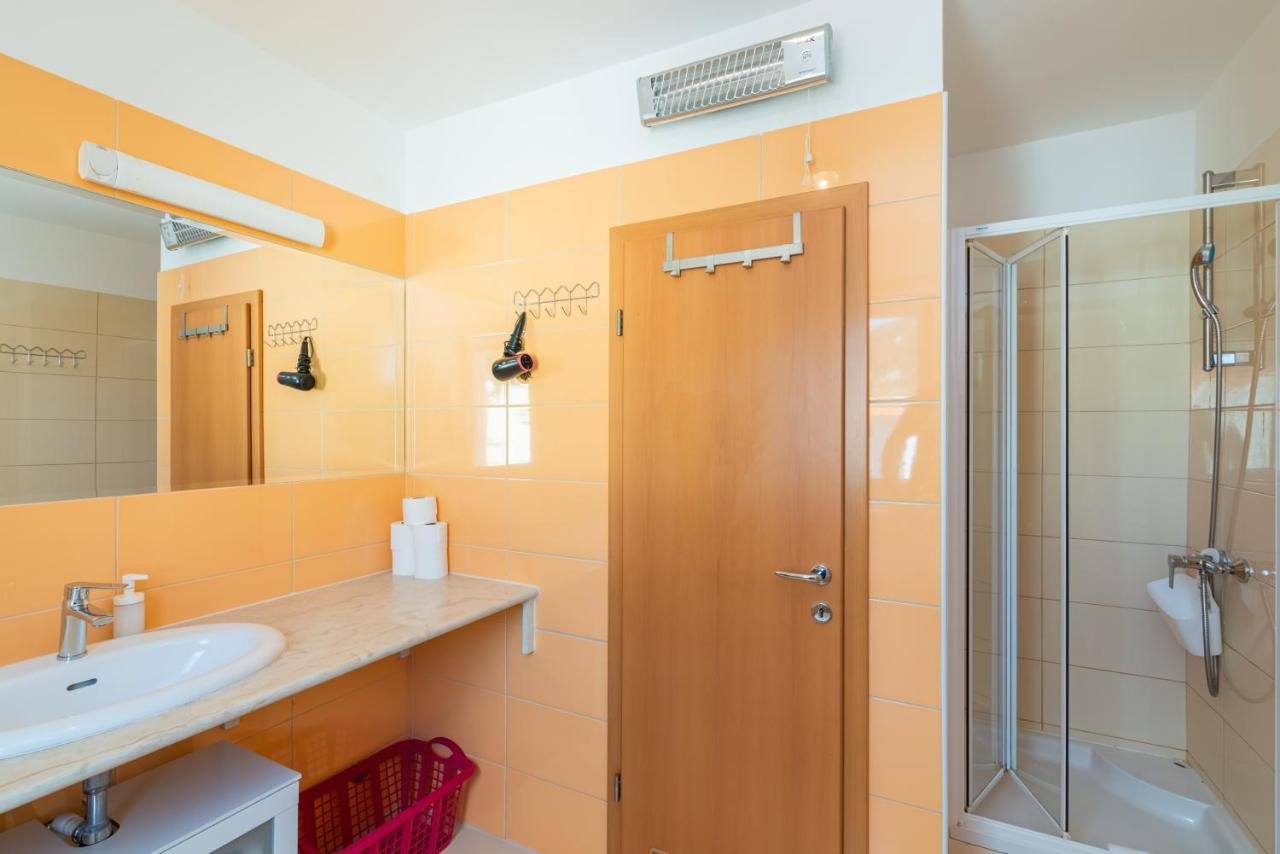 Beautiful Apartment Lovorka 6 , Baska, Krk المظهر الخارجي الصورة