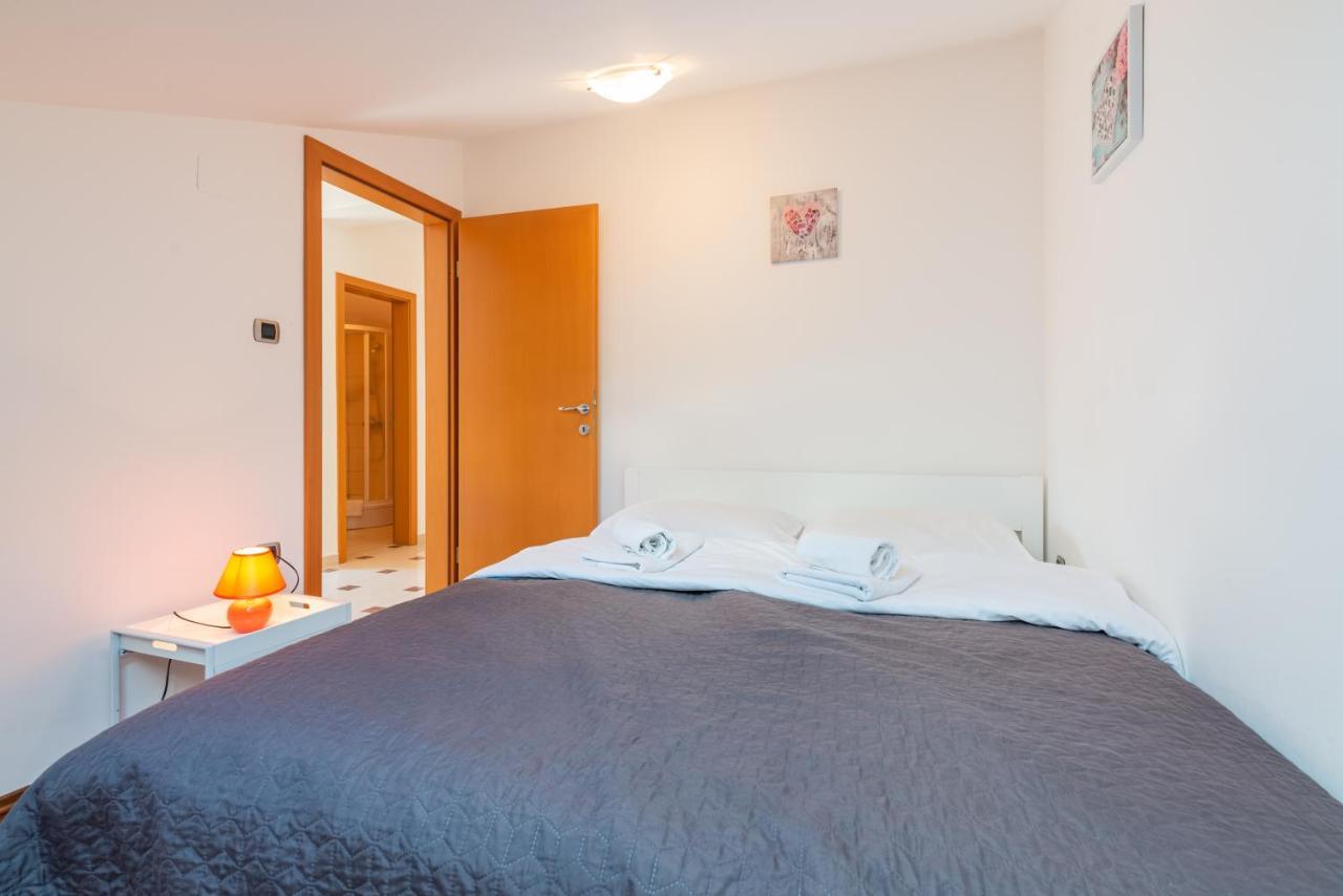 Beautiful Apartment Lovorka 6 , Baska, Krk المظهر الخارجي الصورة